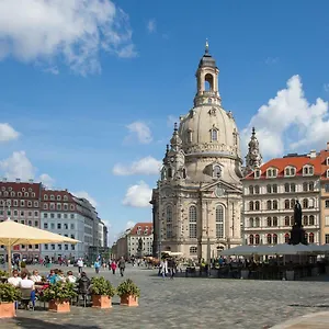https://grosses-apartment-im-zentrum-von-dresden-2-schlafzimmer.dresdenhotels.net